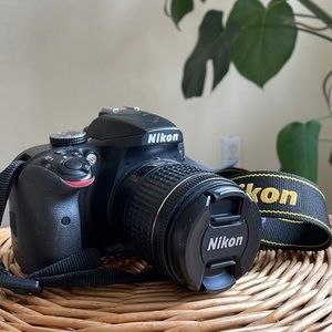 Excellent Nikon D3400 24.2 pixel dual lens camera